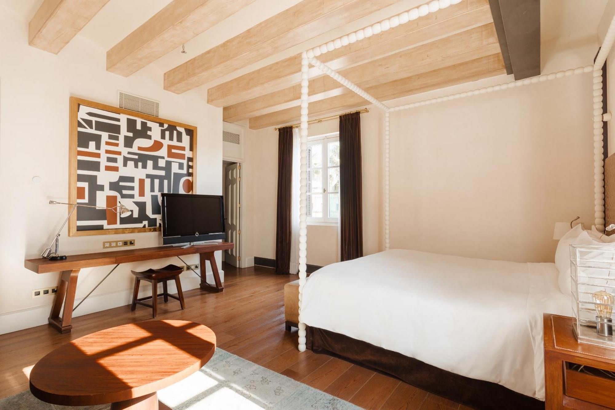 Do Placa Reial Powered By Sonder Барселона Номер фото A room at the hotel